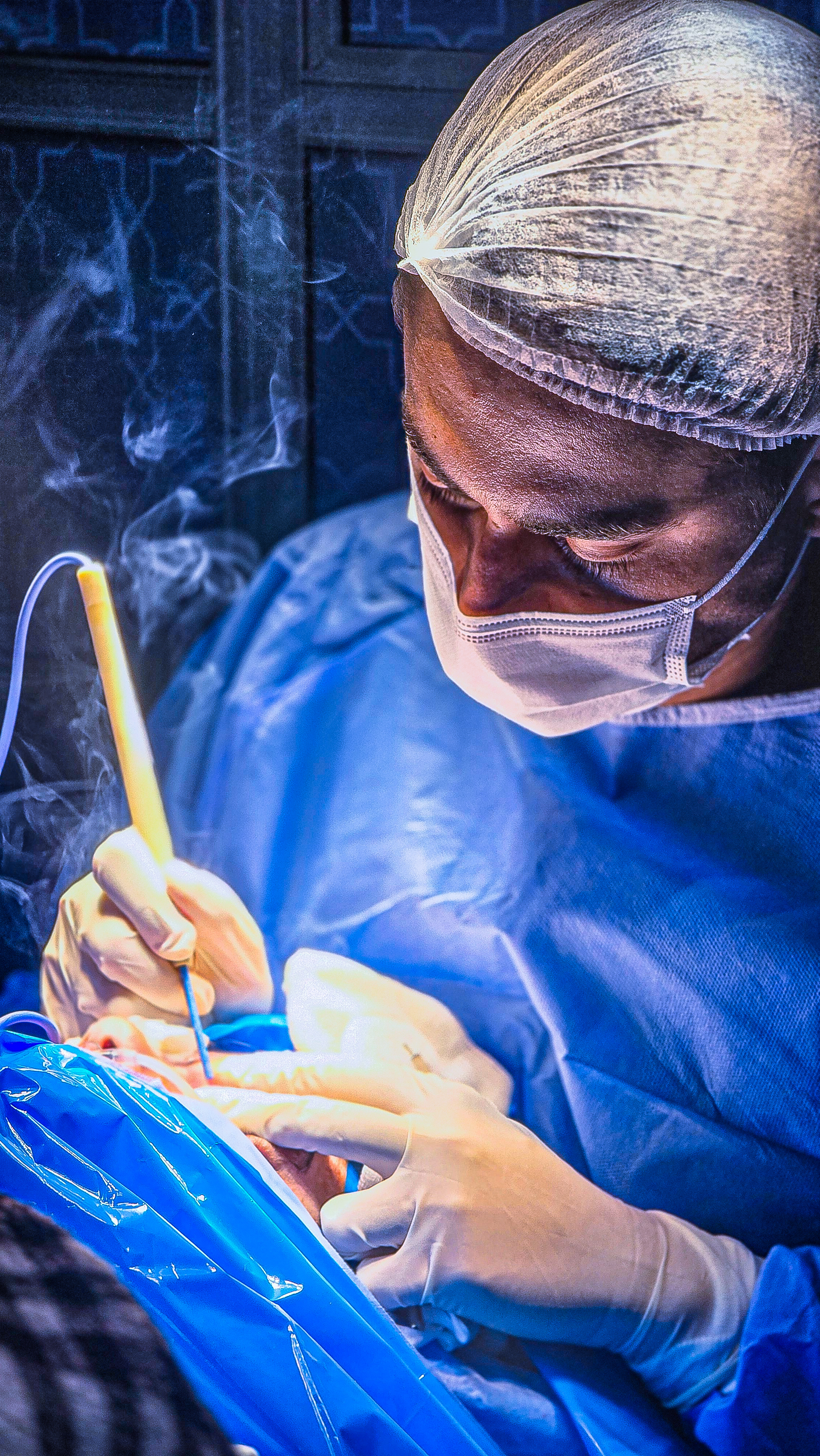 Dr. Arthur Costa Mota em cirurgia